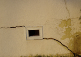 settlement cracks photo